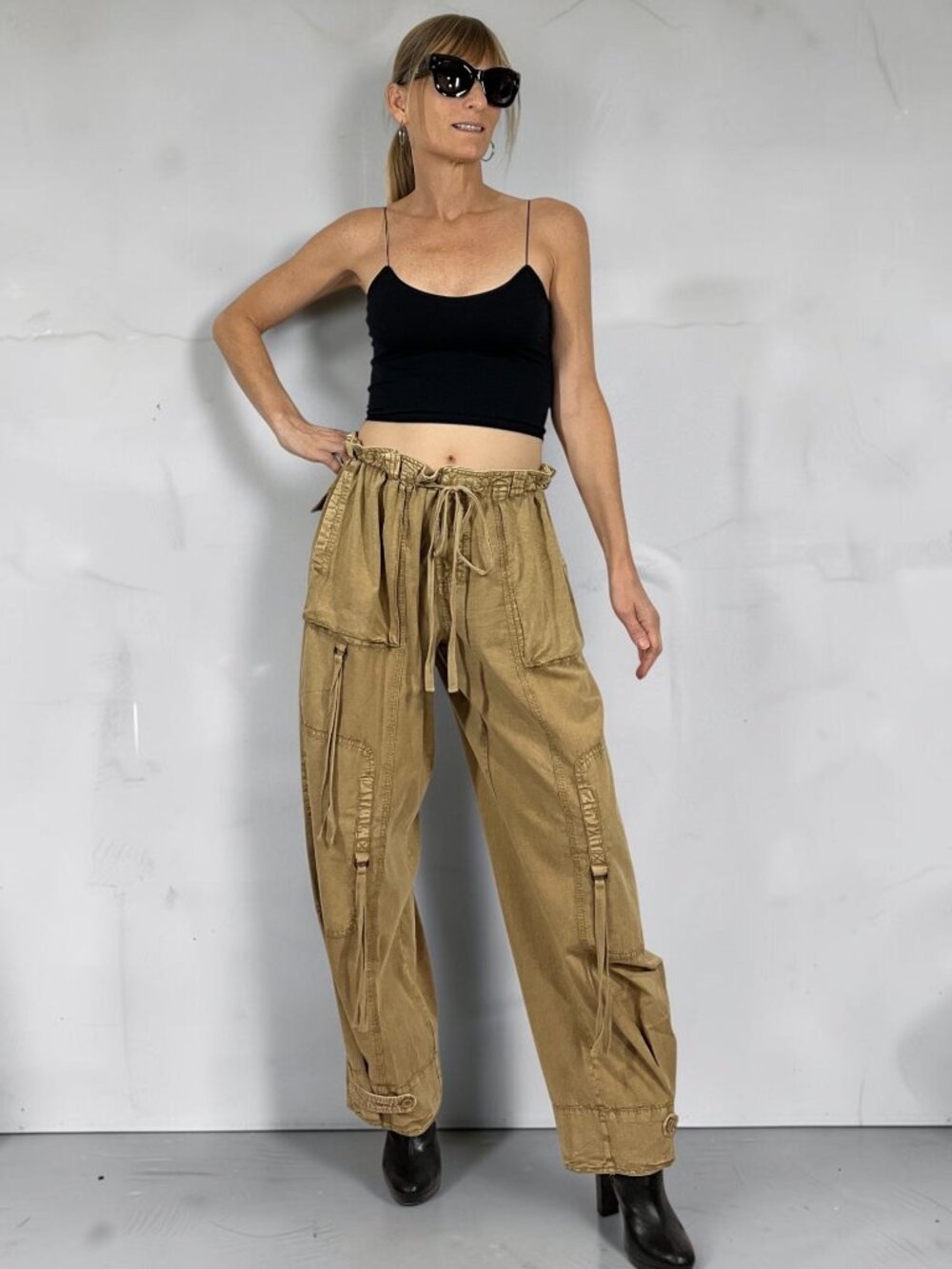 Free People One Step Ahead Parachute Pant XS Neutral Wide Leg Cargo OVERSIZED